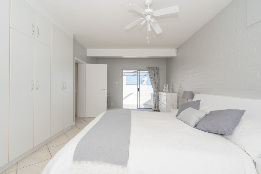 4 Bedroom Property for Sale in Paradise Beach Western Cape